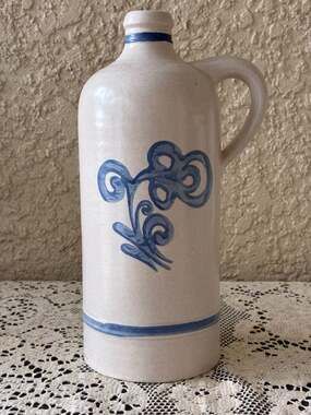 Pfaltzgraff Yorktowne Stoneware Tall Slim 10-in. Jug/Crock/Bottle #564Y Vintage